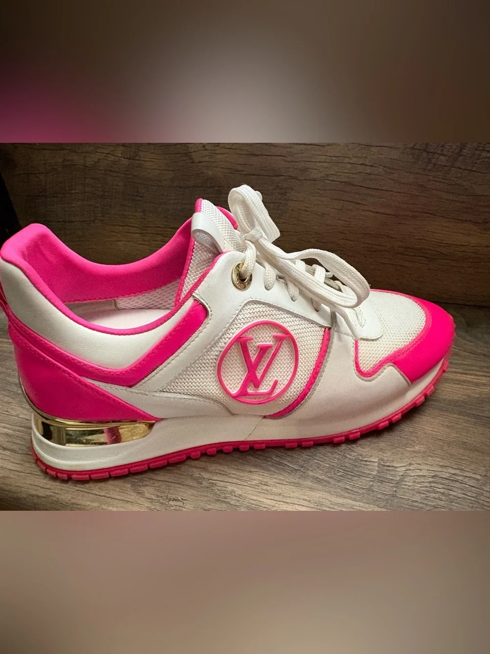 Louis Vuitton White & Hot Pink Low-Top Sneakers with Gold Accent - Picture 3 of 12